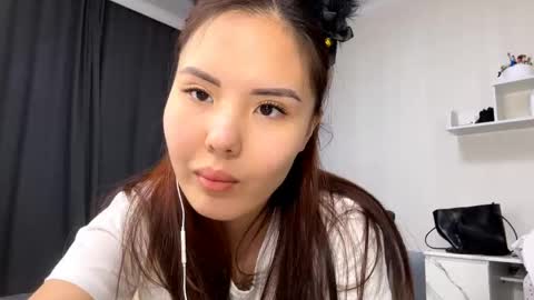 lullivi online show from April 20, 3:15 pm