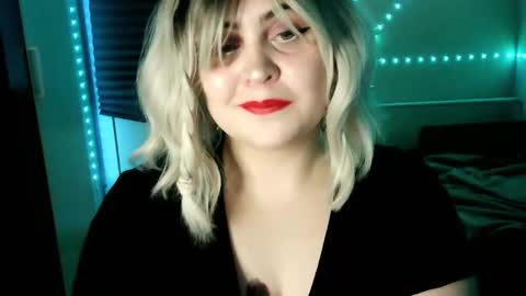 lulovia online show from March 10, 9:18 pm