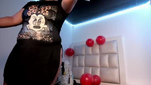 elizabeth online show from April 22, 11:39 am