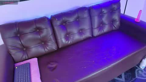 lulu online show from December 5, 1:42 pm