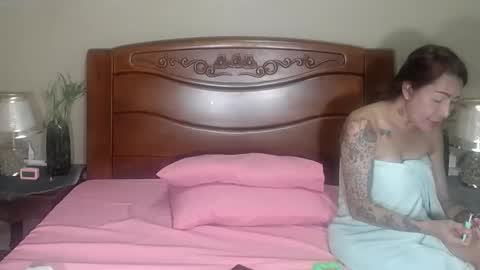 lulu_wild online show from October 19, 11:26 am