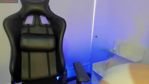 luluuberry online show from October 5, 2:13 pm