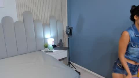 luly_dreams online show from April 17, 11:56 am