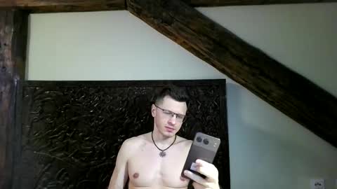 Andrew independent model 2000-0000 CET daily online show from March 14, 9:30 pm