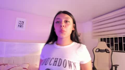 lummii_ online show from April 28, 2:27 am