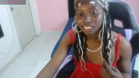 luna253951 online show from May 15, 11:56 pm