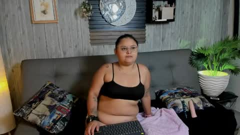Luna online show from May 5, 2:01 pm