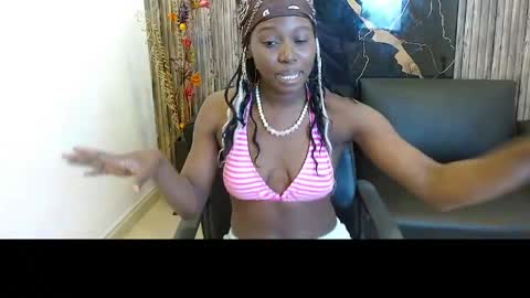 luna_bella882689 online show from May 20, 7:42 pm