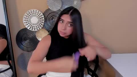 luna_cute14 online show from June 6, 9:31 pm