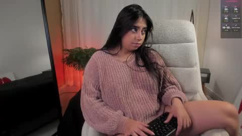 luna_cute14 online show from May 22, 9:21 pm
