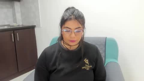 luna  online show from December 20, 11:28 am