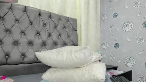 Luna Eva online show from April 18, 2:52 pm