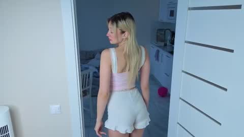 Olivia online show from November 25, 10:58 am