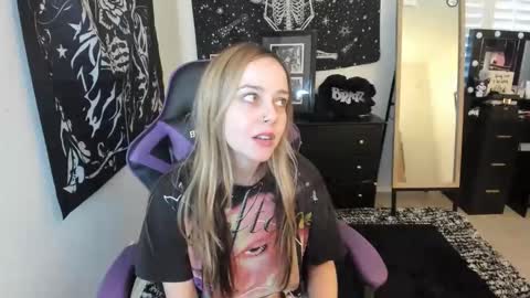 Luna online show from December 17, 8:15 pm