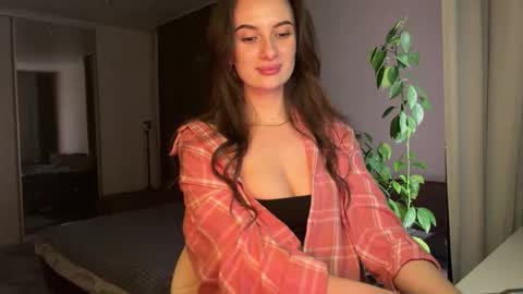 luna_raee online show from March 22, 7:51 pm