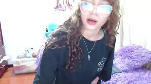 Snapshot of luna_rios69 chatting on October 24, 10:43 pm luna_rios69 online show from October 24, 10:43 pm