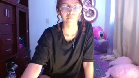 Snapshot of luna_rios69 chatting on September 21, 7:51 pm luna_rios69 online show from September 21, 7:51 pm