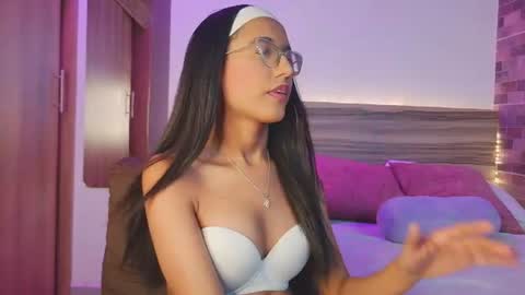 luna_valen online show from July 27, 8:39 pm