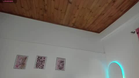 luna_velveth1 online show from April 20, 11:35 am