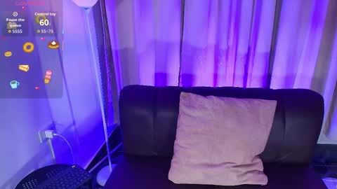 luna vex online show from December 4, 3:39 am