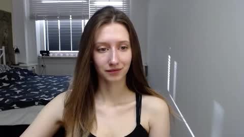 L U N A  online show from March 4, 6:43 am