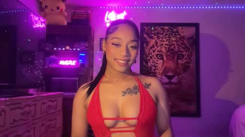 lunaa_11 online show from May 20, 5:37 am