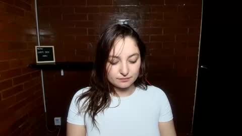 lunaa_m_ online show from February 24, 11:19 pm