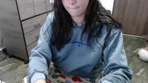 Snapshot of lunaa_sub chatting on September 12, 6:43 pm lunaa_sub online show from September 12, 6:43 pm