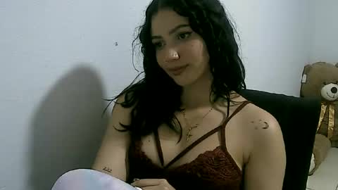 Snapshot of lunaa_sub chatting on February 14, 2:39 am lunaa_sub online show from February 14, 2:39 am