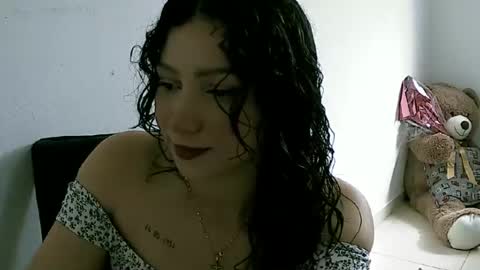 Snapshot of lunaa_sub chatting on February 22, 7:58 pm lunaa_sub online show from February 22, 7:58 pm