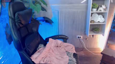 Luna  online show from February 19, 3:17 am