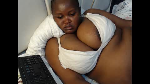 lunabloom01 online show from February 3, 6:56 pm