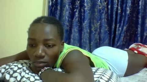 lunah_kitty online show from April 7, 4:47 am