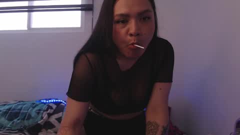 Luna  Online mostly at 9 am 8 pm online show from April 4, 9:22 pm