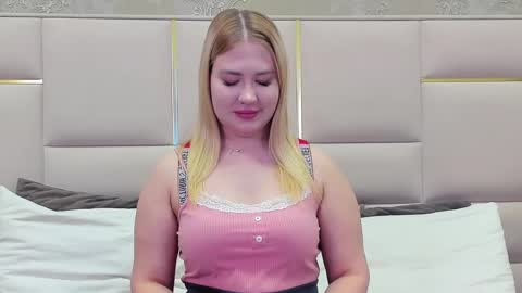 Snapshot of lunahouston chatting on March 11, 4:18 pm LunaHouston online show from March 11, 4:18 pm