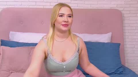 LunaHouston online show from January 31, 7:11 pm