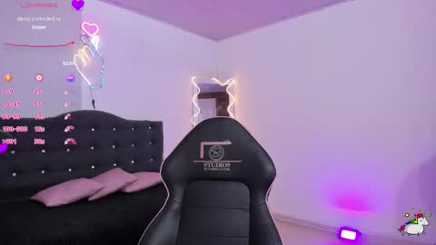 LUNA KITTY  online show from March 4, 12:02 pm