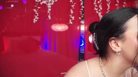 Snapshot of lunanight_ chatting on February 23, 3:56 am Luna next streams Mon Fri Sat Sun 8pm-5am gmt0 online show from February 23, 3:56 am