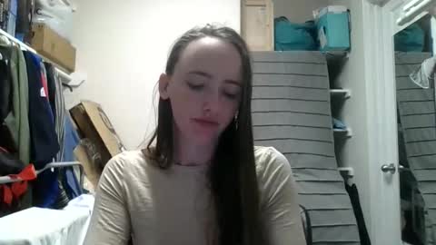 lunapixie2020 online show from May 22, 3:24 am