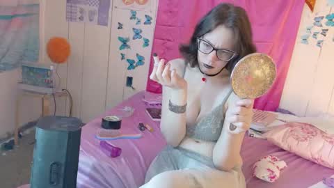 lunaquinn45 online show from March 12, 3:27 pm