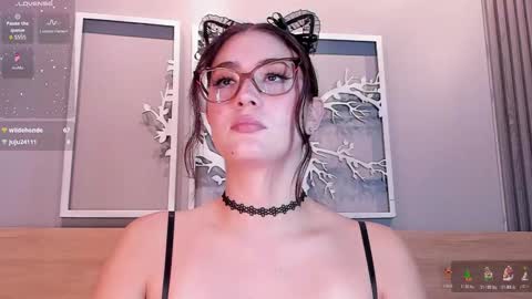 Luna  online show from November 22, 8:18 pm