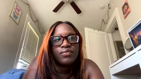 lunarnoelle online show from March 17, 5:40 pm