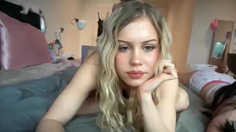 lunarose17 online show from January 15, 9:01 pm