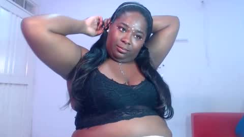 luna thaylor online show from December 5, 6:17 pm