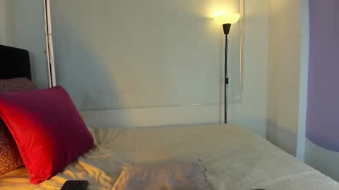 lunavelvet7 online show from February 3, 7:07 pm