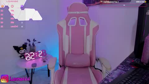   online show from March 18, 7:53 pm