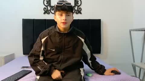 lunaydream online show from June 25, 11:59 am