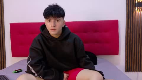 lunaydream online show from May 4, 11:39 am