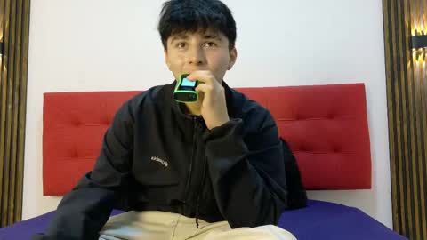 lunaydream online show from April 29, 11:15 am