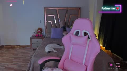 LUNA ROSE online show from April 1, 4:24 am